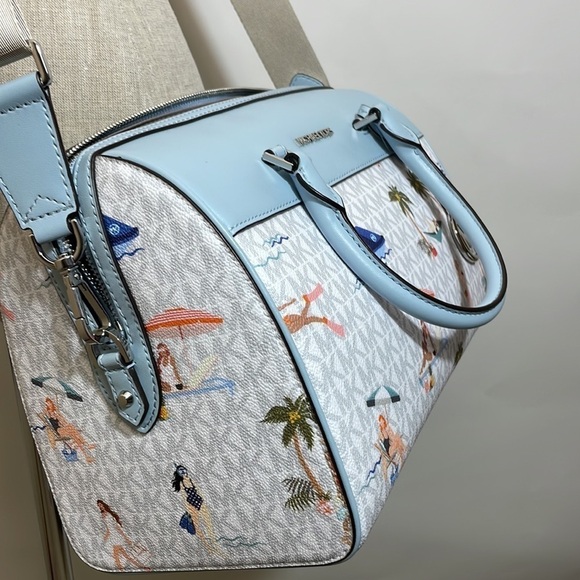 Michael Kors Girls Jet set travel med duffle bag crossbody - Picture 11 of 12